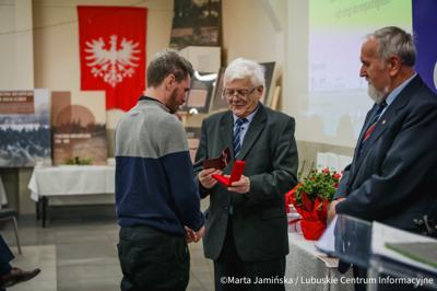 Konferencja została zorganizowana przez Gminę Santok, Sołectwo Stare Polichno oraz Towarzystwo Pamięci Powstania Wielkopolskiego 1918–1919 (Koło Gorzów Wielkopolski)