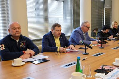 Wicemarszałkowie Grzegorz Potęga i Hubert Harasimowicz spotkali się z przedstawicielami partnerskich gmin: Małomic, Niegosławic, Szprotawy i Brzeźnicy.