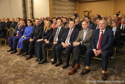 Przedstawiciele administracji samorządowej na noworocznym spotkaniu zorganizowanym przez wojewodę lubuskiego Marka Cebulę