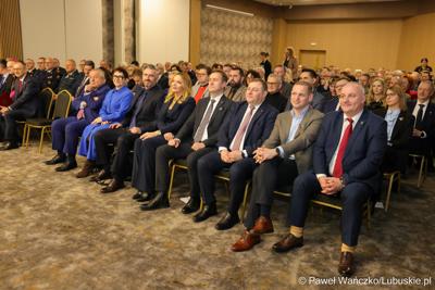 Przedstawiciele administracji samorządowej na noworocznym spotkaniu zorganizowanym przez wojewodę lubuskiego Marka Cebulę