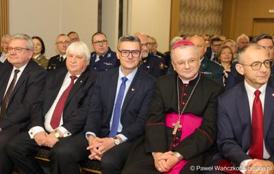 Uczestnicy noworocznego spotkania z przedstawicielami administracji samorządowej, zorganizowanego przez wojewodę lubuskiego Marka Cebulę