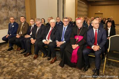 Przedstawiciele administracji samorządowej na noworocznym spotkaniu zorganizowanym przez wojewodę lubuskiego Marka Cebulę