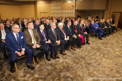 Przedstawiciele administracji samorządowej na noworocznym spotkaniu zorganizowanym przez wojewodę lubuskiego Marka Cebulę