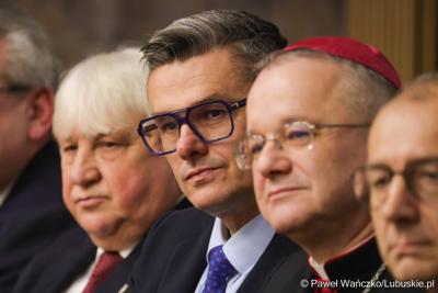 Uczestnicy noworocznego spotkania z przedstawicielami administracji samorządowej, zorganizowanego przez wojewodę lubuskiego Marka Cebulę