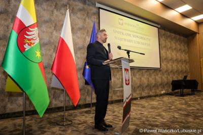 Poseł na Sejm RP Waldemar Sługocki przemawia podczas noworocznego spotkania zorganizowanego przez wojewodę lubuskiego Marka Cebulę