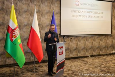 Poseł na Sejm RP Waldemar Sługocki przemawia podczas noworocznego spotkania zorganizowanego przez wojewodę lubuskiego Marka Cebulę