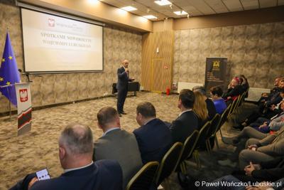 Przedstawiciele administracji samorządowej na noworocznym spotkaniu zorganizowanym przez wojewodę lubuskiego Marka Cebulę