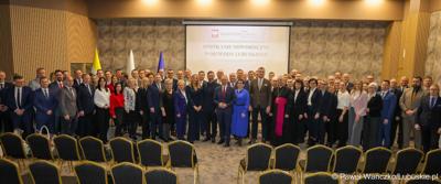 Uczestnicy noworocznego spotkania z przedstawicielami administracji samorządowej, zorganizowanego przez wojewodę lubuskiego Marka Cebulę