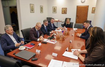 Sebastian Ciemnoczołowski – po raz pierwszy jako marszałek województwa lubuskiego – wizytował Kraj Liberecki, z którym Lubuskie podpisało umowę o współpracy między regionami w 2018 roku