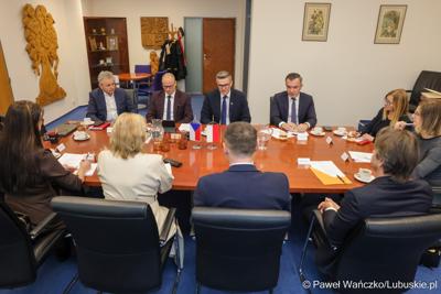 Sebastian Ciemnoczołowski – po raz pierwszy jako marszałek województwa lubuskiego – wizytował Kraj Liberecki, z którym Lubuskie podpisało umowę o współpracy między regionami w 2018 roku