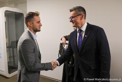 Sebastian Ciemnoczołowski – po raz pierwszy jako marszałek województwa lubuskiego – wizytował Kraj Liberecki, z którym Lubuskie podpisało umowę o współpracy między regionami w 2018 roku