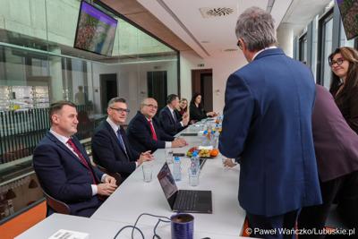 Sebastian Ciemnoczołowski – po raz pierwszy jako marszałek województwa lubuskiego – wizytował Kraj Liberecki, z którym Lubuskie podpisało umowę o współpracy między regionami w 2018 roku