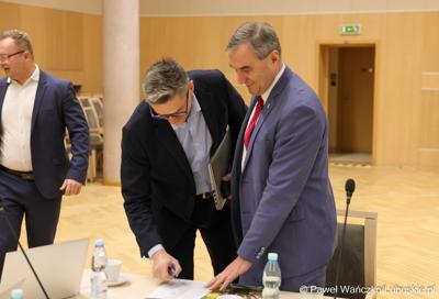 Uczestnicy obrad Regionalnej Rady ds. Energetyki, w Sali Kolumnowej Urzędu Marszalkowskiego Województwa Lubuskiego w Zielonej Górze