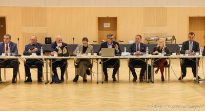 Uczestnicy obrad Regionalnej Rady ds. Energetyki, w Sali Kolumnowej Urzędu Marszalkowskiego Województwa Lubuskiego w Zielonej Górze