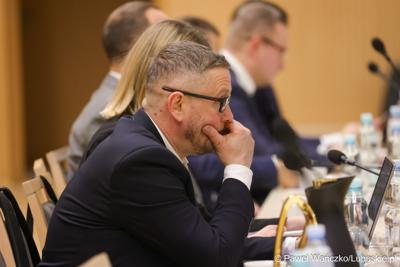 Uczestnicy obrad Regionalnej Rady ds. Energetyki, w Sali Kolumnowej Urzędu Marszalkowskiego Województwa Lubuskiego w Zielonej Górze