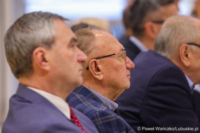 Uczestnicy obrad Regionalnej Rady ds. Energetyki, w Sali Kolumnowej Urzędu Marszalkowskiego Województwa Lubuskiego w Zielonej Górze