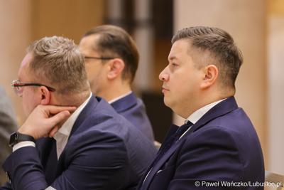 Uczestnicy obrad Regionalnej Rady ds. Energetyki, w Sali Kolumnowej Urzędu Marszalkowskiego Województwa Lubuskiego w Zielonej Górze