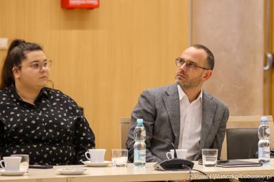 Uczestnicy obrad Regionalnej Rady ds. Energetyki, w Sali Kolumnowej Urzędu Marszalkowskiego Województwa Lubuskiego w Zielonej Górze