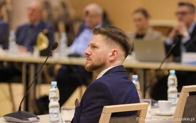 Uczestnicy obrad Regionalnej Rady ds. Energetyki, w Sali Kolumnowej Urzędu Marszalkowskiego Województwa Lubuskiego w Zielonej Górze