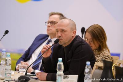 Uczestnicy obrad Regionalnej Rady ds. Energetyki, w Sali Kolumnowej Urzędu Marszalkowskiego Województwa Lubuskiego w Zielonej Górze