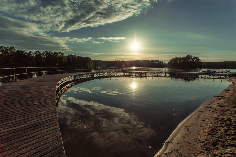 Pomost nad jeziorem Lubiąż - fot. Cholewa