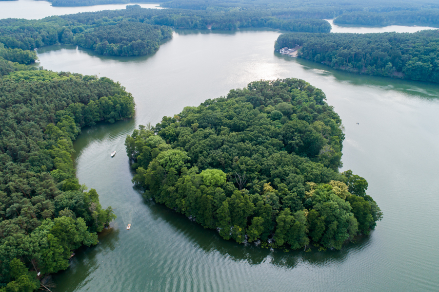 Widok na jezioro Lubiąż z lotu ptaka - fot. Czech