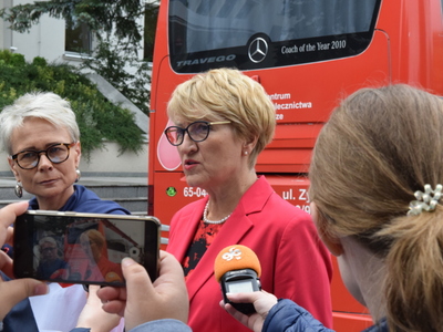 Zdjęcie uczestników konferencji prasowej.