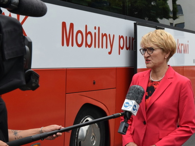 Marszałek podczas wywiadu dla telewizji.