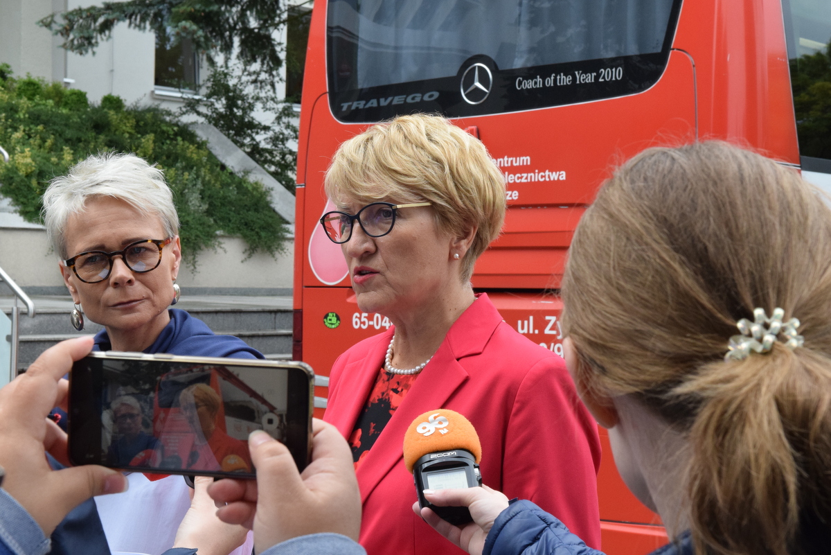 Zdjęcie uczestników konferencji prasowej.