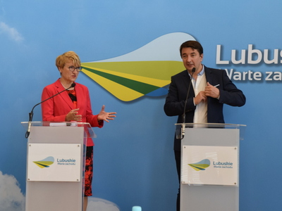 Marszałek Elżbieta Anna Polak i prof. Dawid Murawa