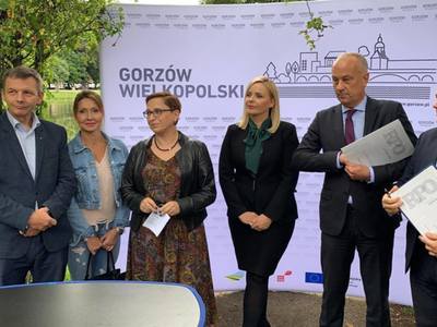 Uczestnicy konferencji prasowej. 