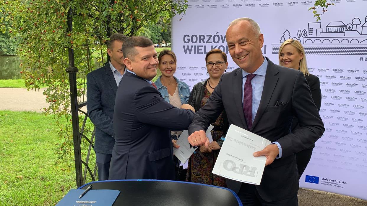 Od lewej: Jacek Wójcicki, prezydent Gorzowa Wlkp. i Marcin Jabłoński, członek zarządu woj. lubuskiego. 