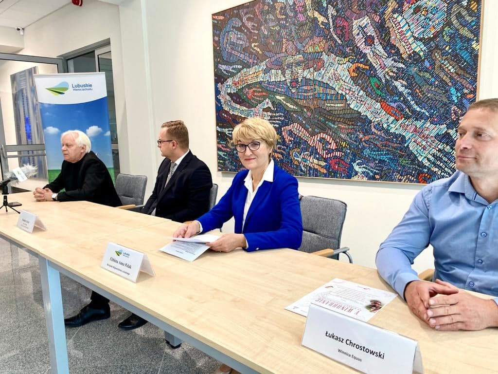 Uczestnicy konferencji prasowej.