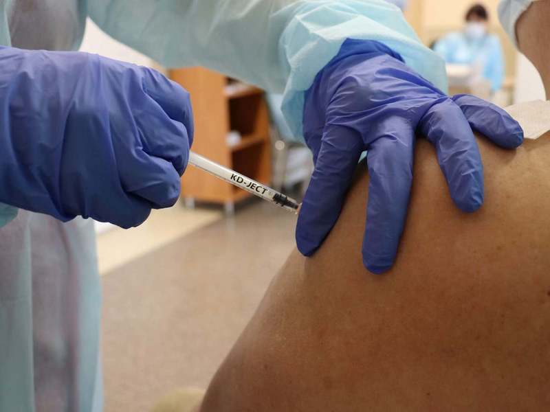 W tym tygodniu Wielospecjalistyczny Szpital Wojewódzki w Gorzowie Wlkp. zaszczepi łącznie 30 seniorów. Równolegle w lecznicy trwają jeszcze szczepienia medyków z grupy 0 i tych, którzy już otrzymują drugą dawkę szczepionki. fot. Agnieszka Wiśniewska / WSzW w Gorzowie Wlkp.