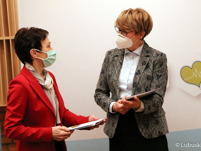 marszałek Elżbieta Anna Polak i rektor prof. Elżbieta Skorupska-Raczyńska