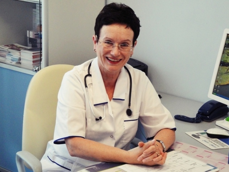 Prof. Anna Boroń-Kaczmarska to znana i ceniona w kraju wybitna specjalistka epidemiologii i chorób zakaźnych oraz pasożytniczych, praktykująca lekarka i nauczyciel akademicki. 