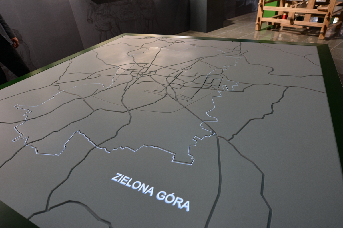 Makieta z mapą Zielonej Gory.
