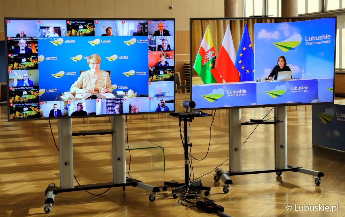 Powołanie Lubuskiego Forum Innowacji (LFI) to ważny krok do zwiększenia efektywności zarządzania innowacjami w naszym regionie. Inspirowanie, edukowanie, informowanie, zbieranie danych i sieciowanie są niezbędne dla prawidłowego procesu rozwoju innowacji w naszym regionie.