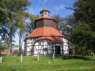 Kościół pw. Świętej Rodziny w Sękowicach.