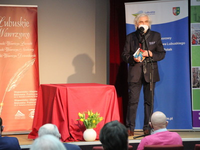 Organizatorami konkursu "Lubuskie Wawrzyny 2020 "były Wojewódzka i Miejska Biblioteka Publiczna im. Cypriana Norwida w Zielonej Górze oraz Wojewódzka i Miejska Biblioteka Publiczna im. Zbigniewa Herberta w Gorzowie Wielkopolskim. Patronatem honorowym była Marszałek Województwa Lubuskiego, Elżbieta Anna Polak.

Fot. Aneta Michałowska
