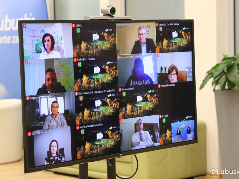Konferencja prasowa w trybie online