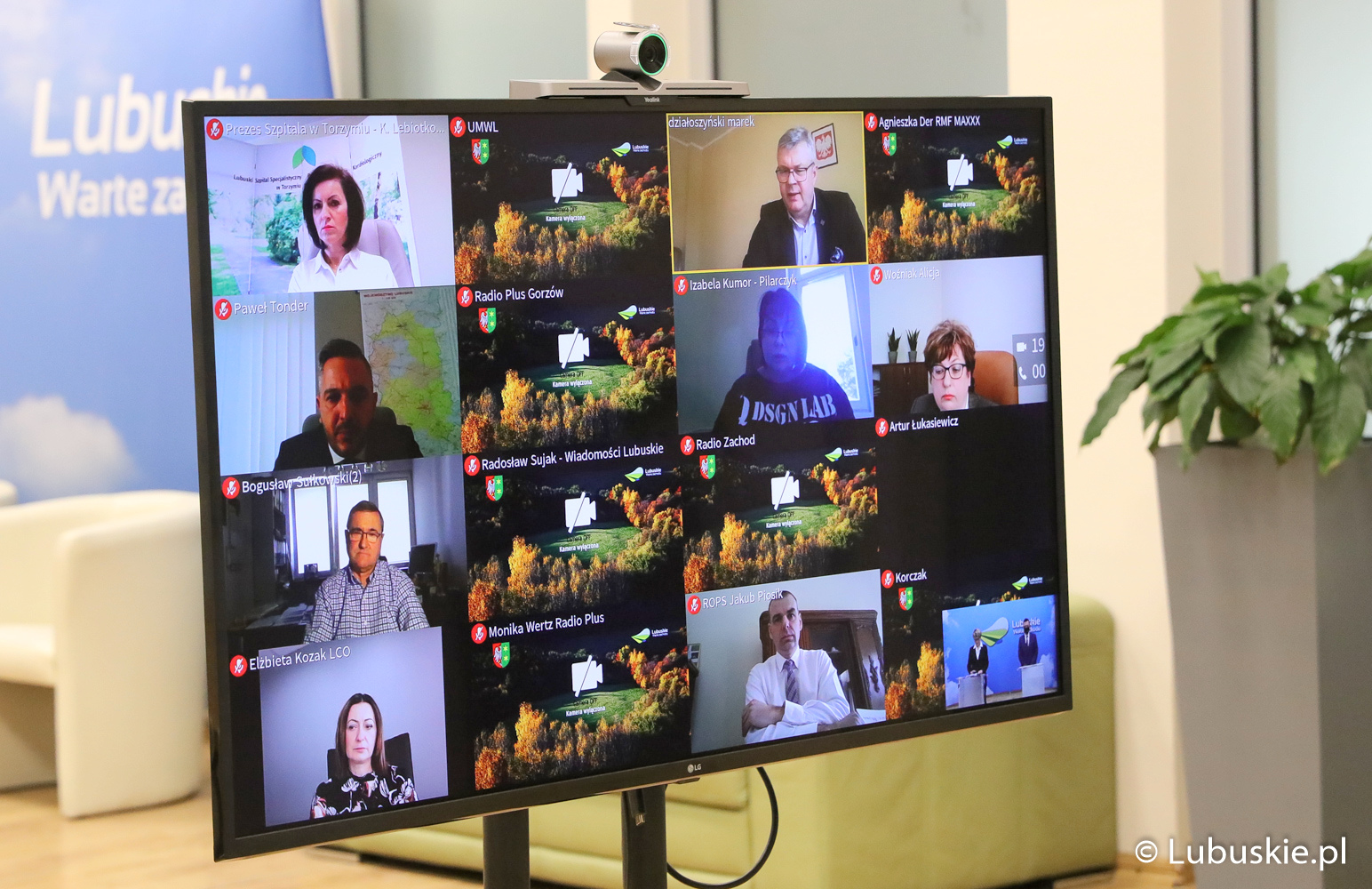 Konferencja prasowa w trybie online