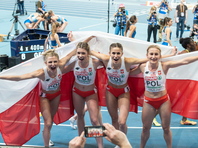 Nasza sztafeta 4x400 m w składzie: Kornelia Lesiewicz, Natalia Kaczmarek, Małgorzata Hołub-Kowalik oraz Aleksandra Gaworska wywalczyła dla Polski brązowy medal halowych mistrzostw Europy.

fot. PZLA