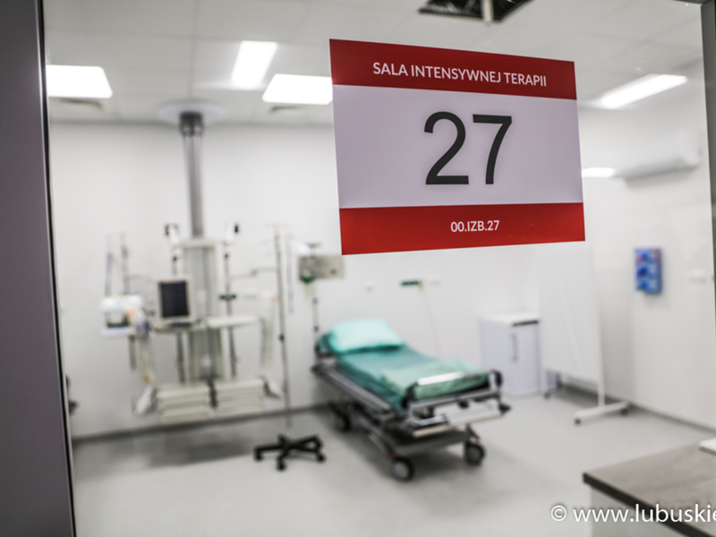 Personel medyczny w Szpitalu Tymczasowym w Zielonej Górze wspomaga ponad 109 wolontariuszy medycznych (dane na dzień 9 kwietnia). Wszyscy mają podpisaną umowę wolontariacką.