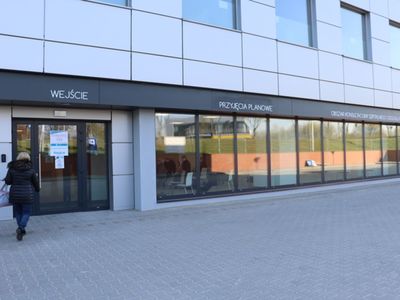 Od tygodnia działa już wybudowana poczekalnia Izby Przyjęć. Niemal gotowe jest już jej pełne oznakowanie.  Fot. Wielospecjalistyczny Szpital Wojewódzki w Gorzowie Wlkp.