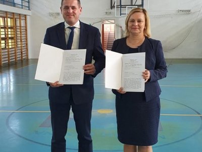 Umowa na halę sportową w Dobiegniewie