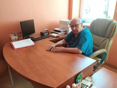 Lek. med. Jacek Smykał, kierownik Klinicznego Oddziału Chorób Zakaźnych. Fot. Szpital Uniwersytecki w Zielonej Górze