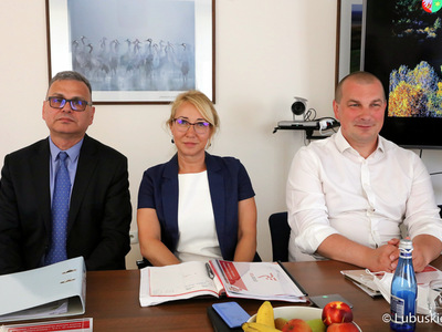 Nową Dyrektor Lubuskiego Zakładu Spółki POLREGIO przedstawił prezes POLREGIO Artur Martyniuk. Martyna Karoń (w środku) funkcję objęła 25 czerwca.