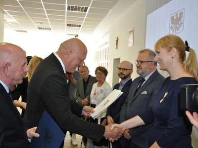 Wręczenie odznaczeń w trakcie uroczystej sesji Rady Miasta Gorzowa Wielkopolskiego - 02 lipca 2021 r.
