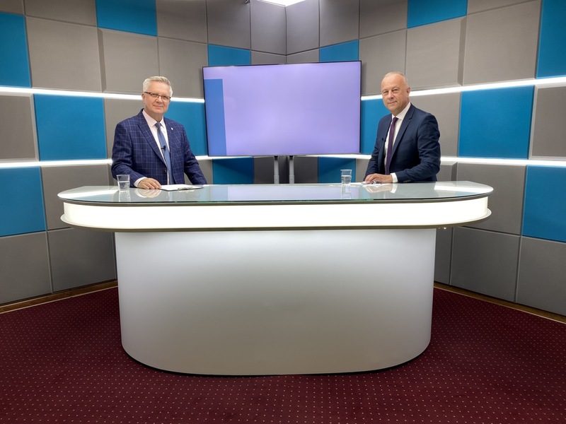 od lewej: Waldemar Uberna, członek zarządu Marcin Jabłoński.